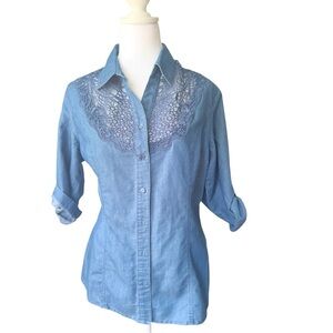 Cavalini Denim Collection women's medium blue blouse Pearl Snaps Strap Sleeves